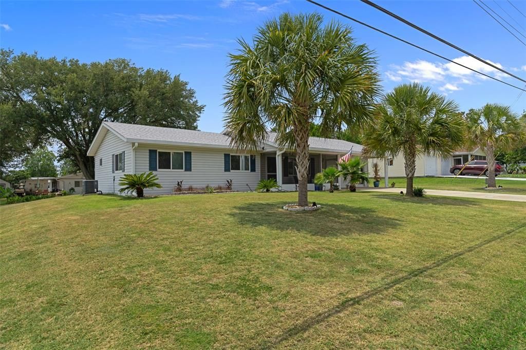 For Sale: $199,900 (2 beds, 2 baths, 1008 Square Feet)