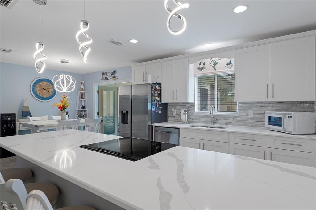 For Sale: $199,900 (2 beds, 2 baths, 1008 Square Feet)
