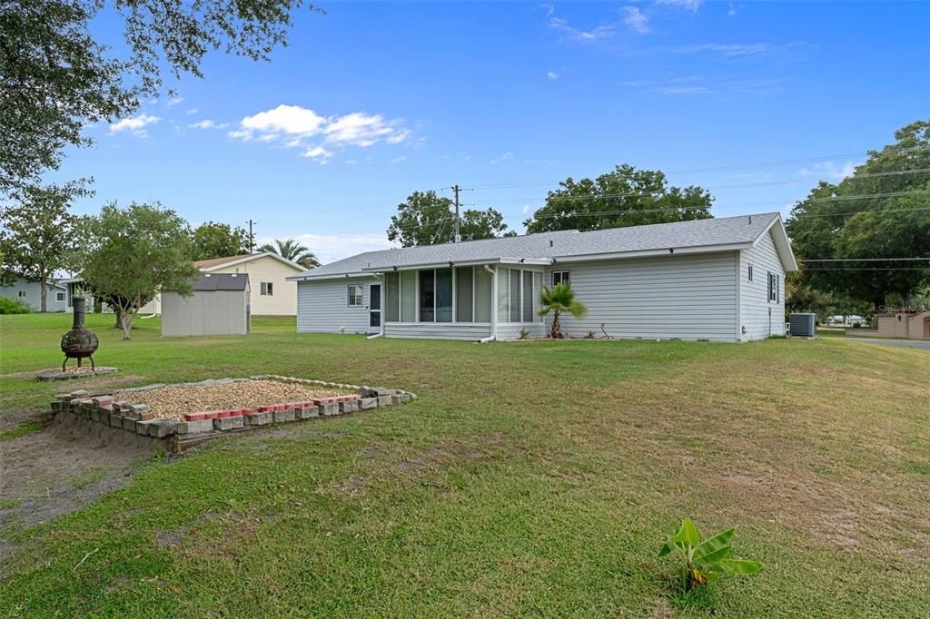 For Sale: $199,900 (2 beds, 2 baths, 1008 Square Feet)