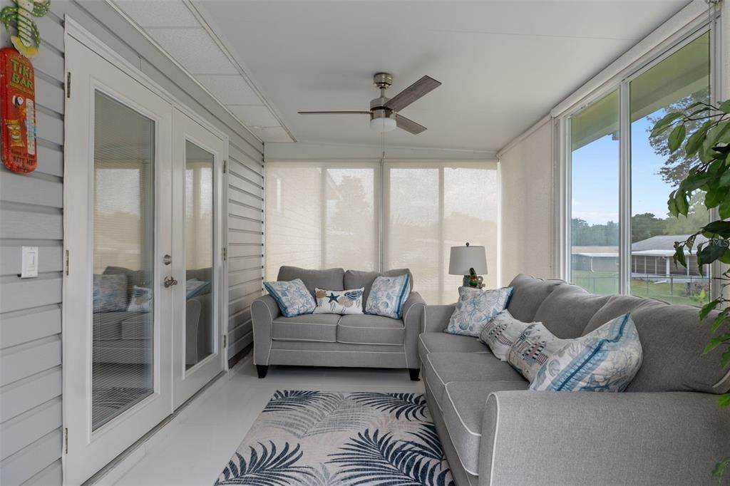 For Sale: $199,900 (2 beds, 2 baths, 1008 Square Feet)
