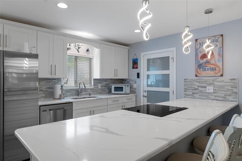 For Sale: $199,900 (2 beds, 2 baths, 1008 Square Feet)