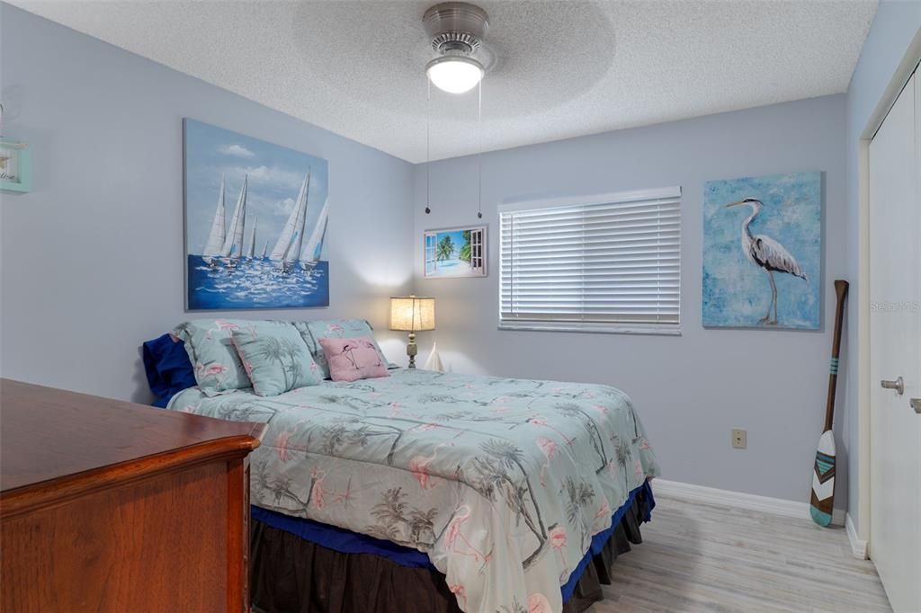 For Sale: $199,900 (2 beds, 2 baths, 1008 Square Feet)