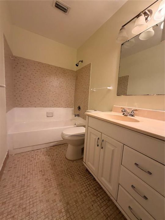 For Rent: $1,750 (3 beds, 2 baths, 1187 Square Feet)