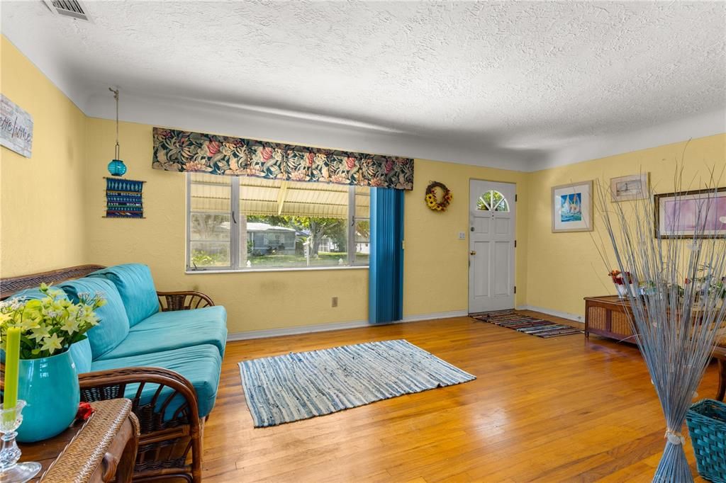 En Venta: $389,000 (2 camas, 1 baños, 1116 Pies cuadrados)