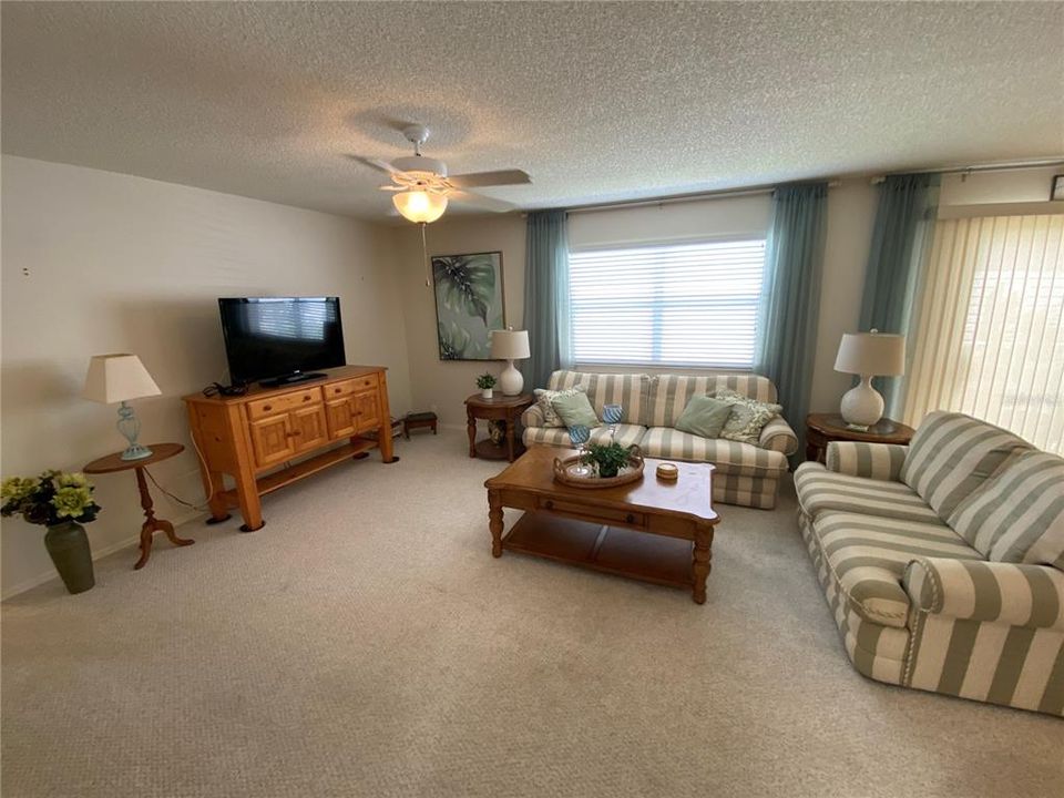For Rent: $1,750 (2 beds, 2 baths, 1143 Square Feet)