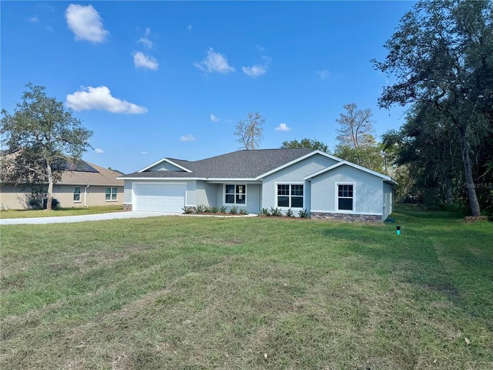 For Sale: $385,000 (4 beds, 2 baths, 1927 Square Feet)