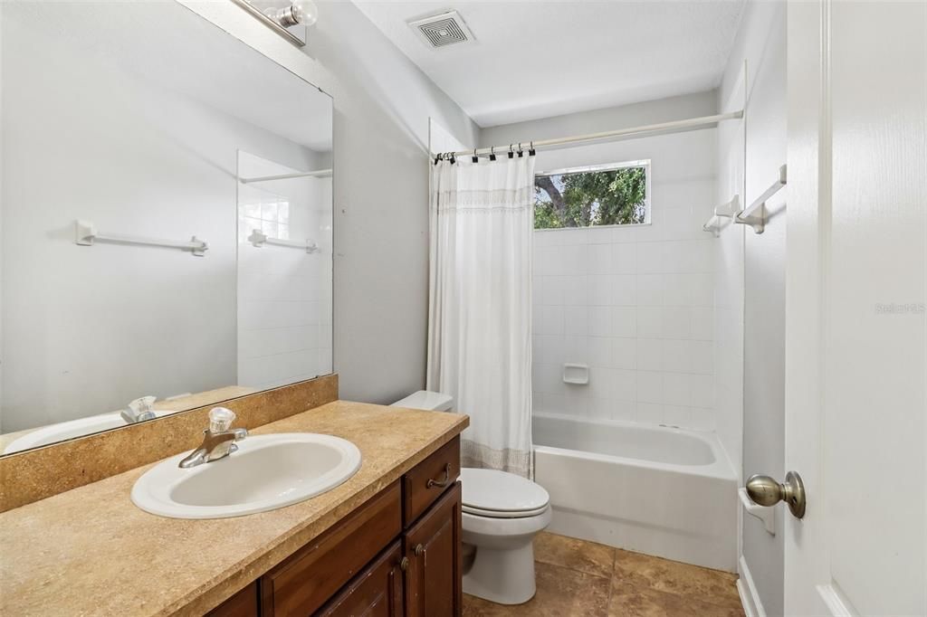 En Venta: $775,000 (5 camas, 4 baños, 3500 Pies cuadrados)