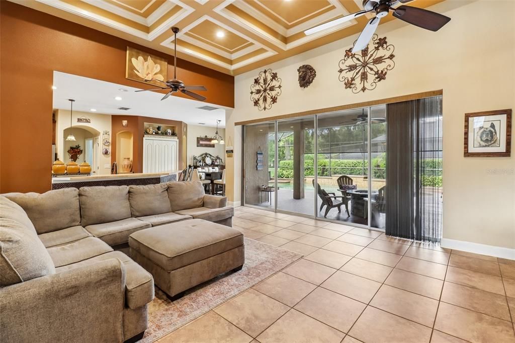 En Venta: $775,000 (5 camas, 4 baños, 3500 Pies cuadrados)