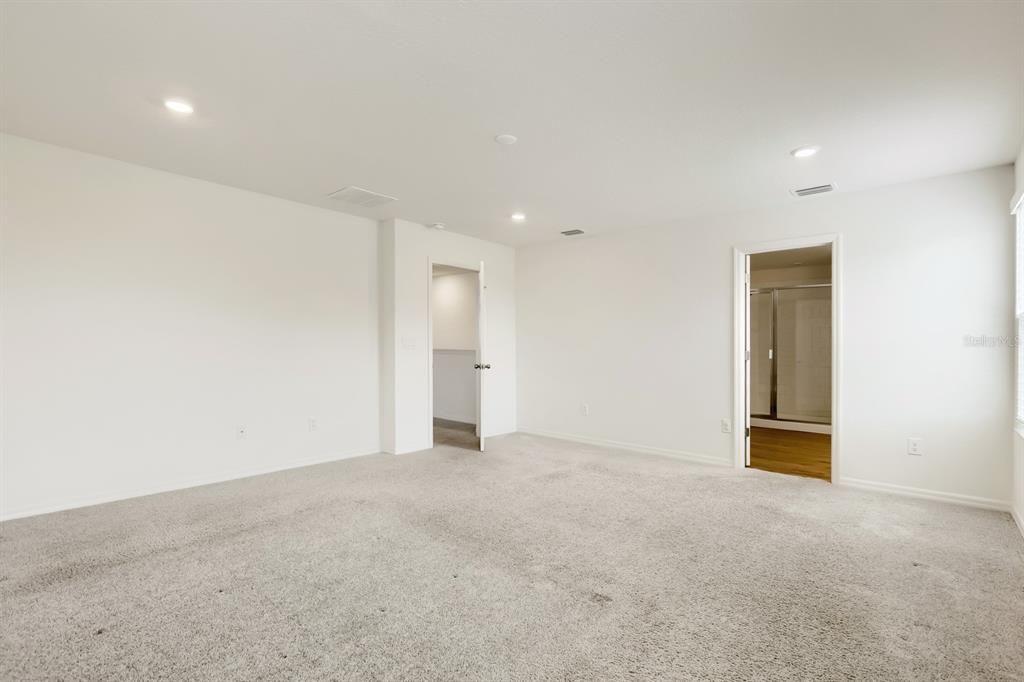 En Venta: $395,000 (4 camas, 2 baños, 2107 Pies cuadrados)