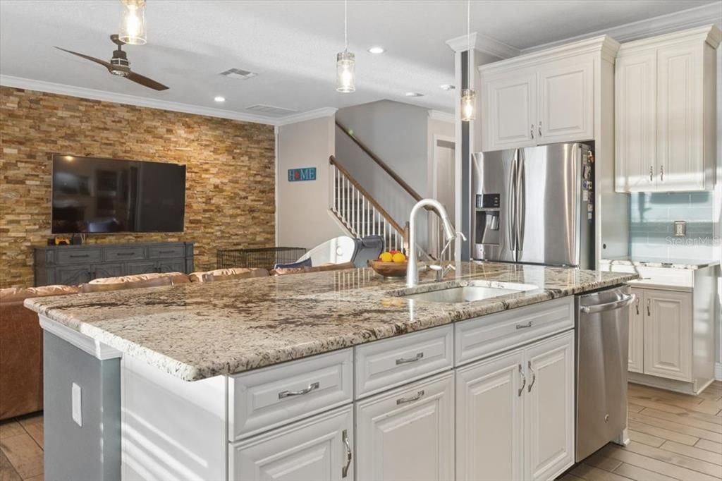 For Sale: $880,000 (5 beds, 4 baths, 3316 Square Feet)