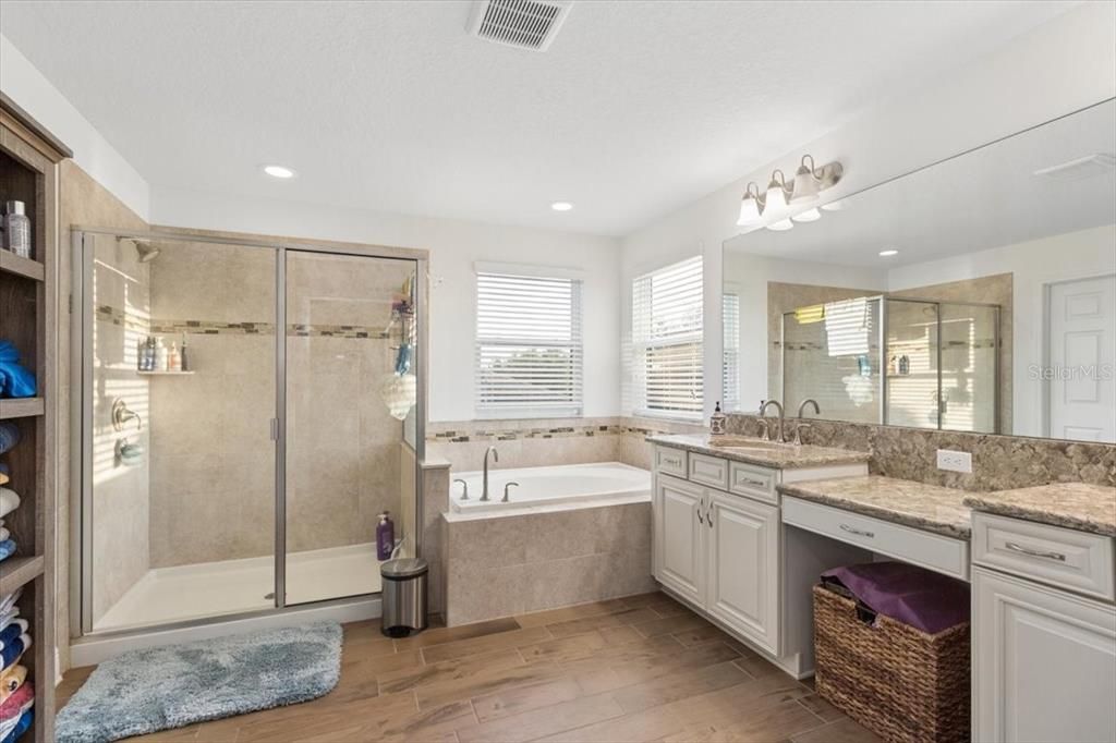For Sale: $880,000 (5 beds, 4 baths, 3316 Square Feet)
