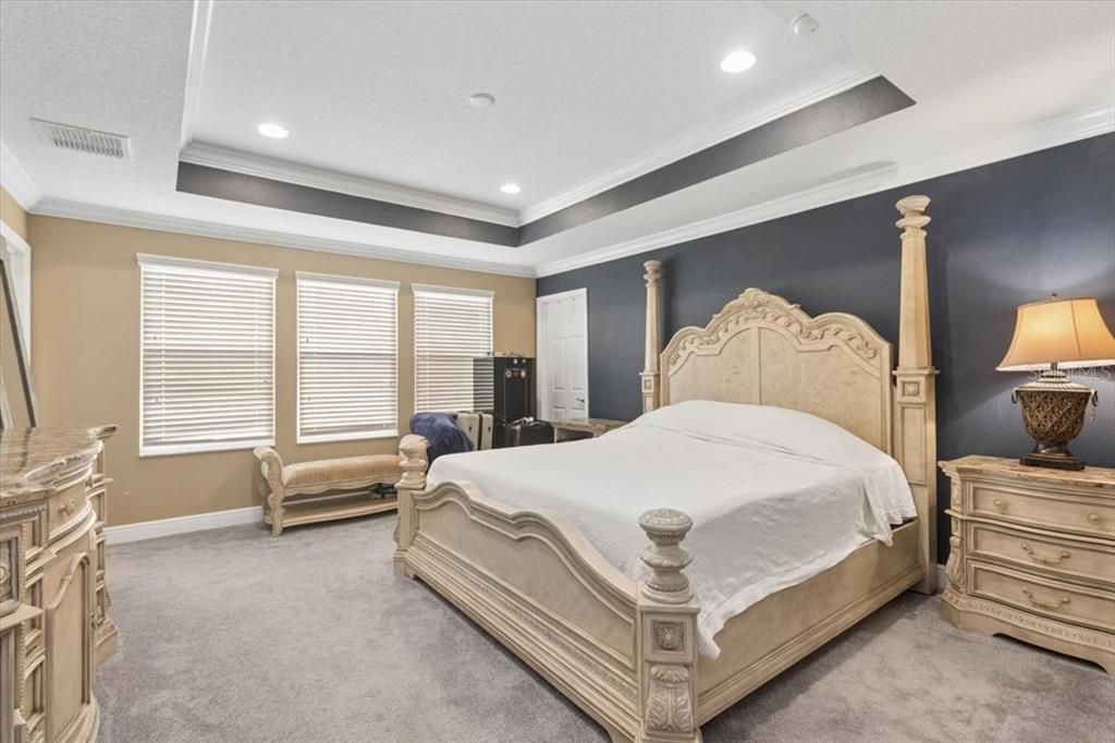 For Sale: $880,000 (5 beds, 4 baths, 3316 Square Feet)