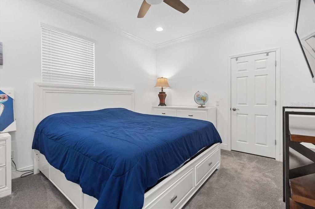 For Sale: $880,000 (5 beds, 4 baths, 3316 Square Feet)