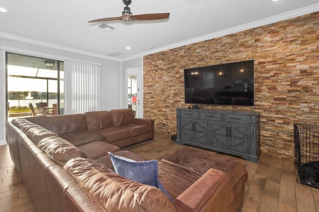 For Sale: $880,000 (5 beds, 4 baths, 3316 Square Feet)