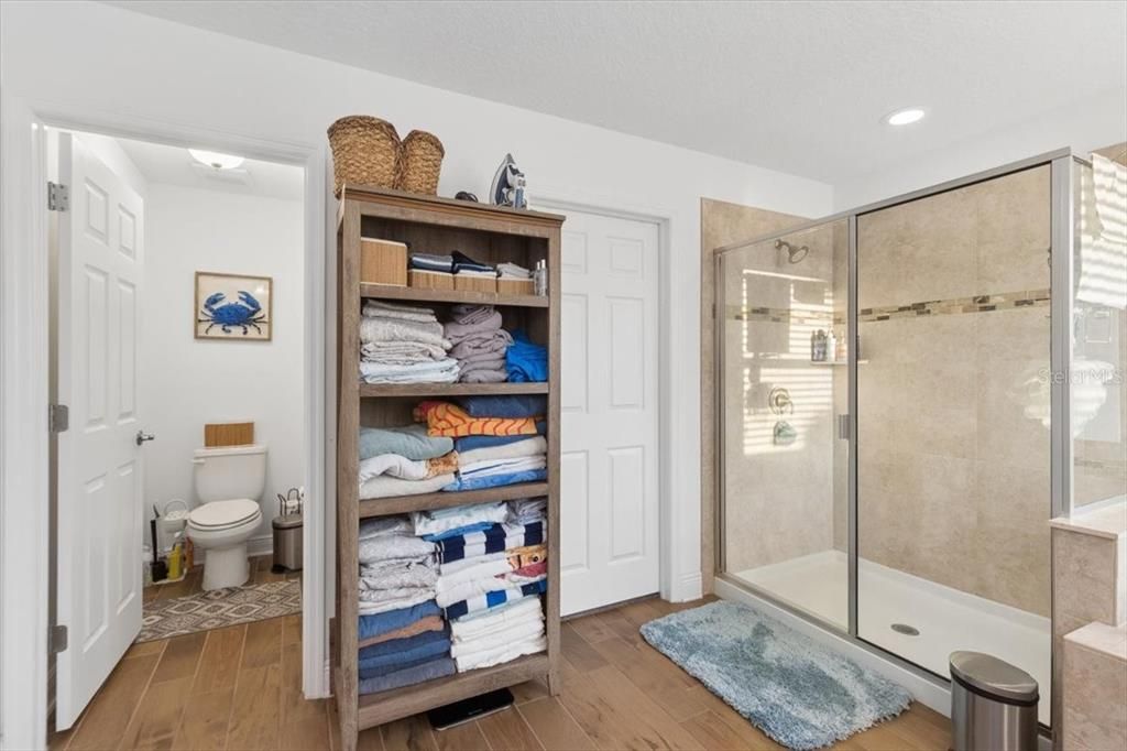 For Sale: $880,000 (5 beds, 4 baths, 3316 Square Feet)