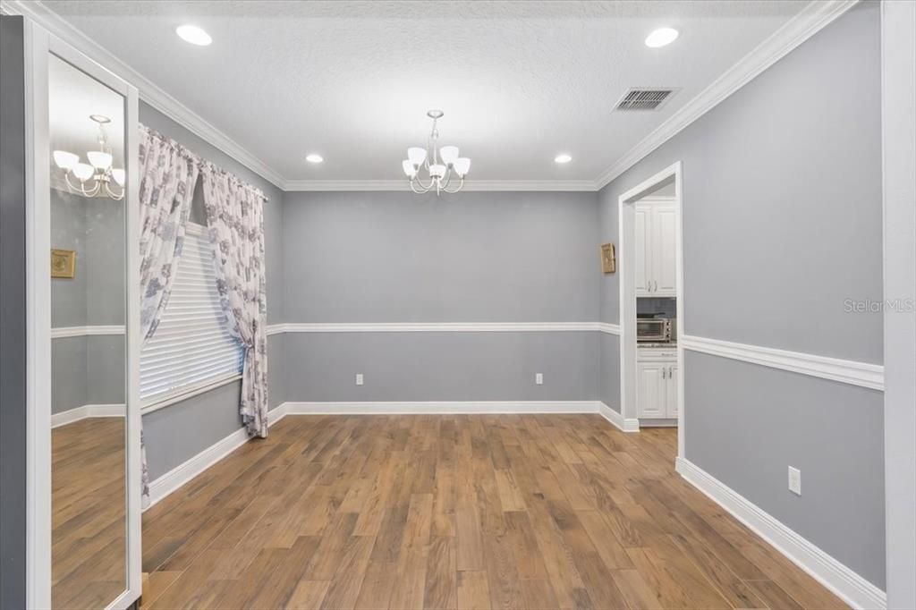 For Sale: $880,000 (5 beds, 4 baths, 3316 Square Feet)