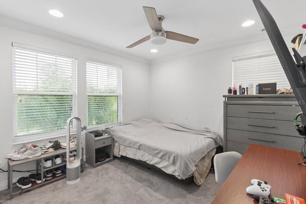 For Sale: $880,000 (5 beds, 4 baths, 3316 Square Feet)