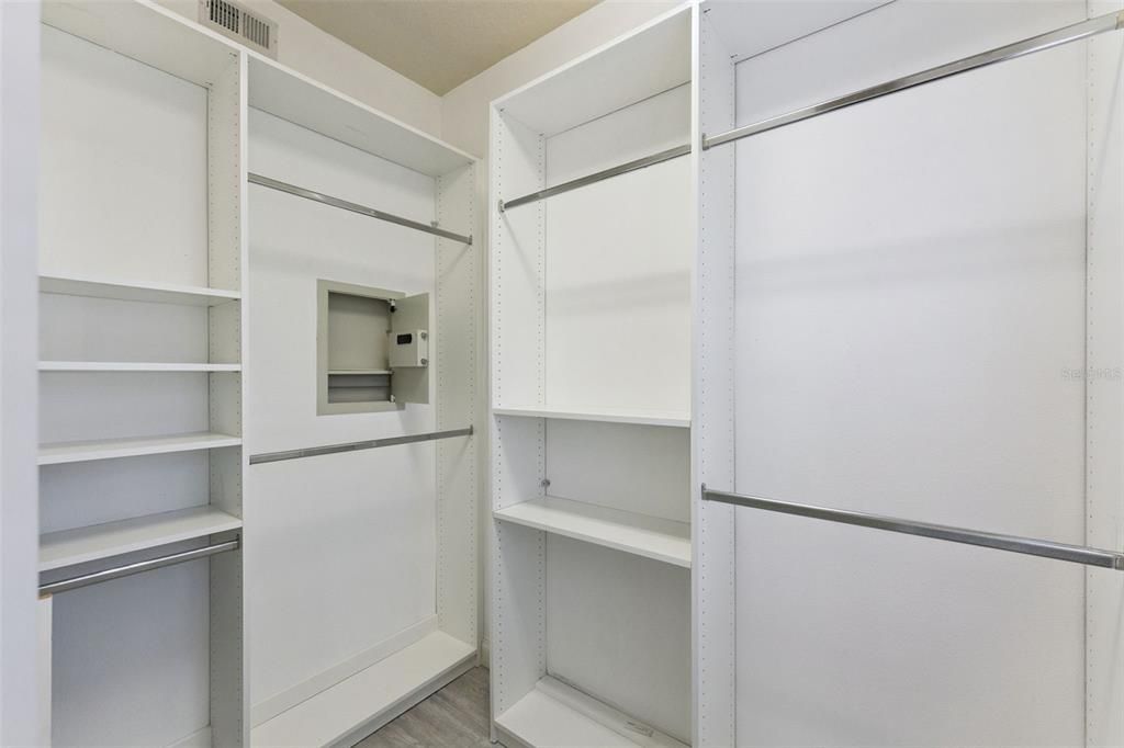 На продажу: $679,000 (3 спален, 3 ванн, 1964 Квадратных фут)
