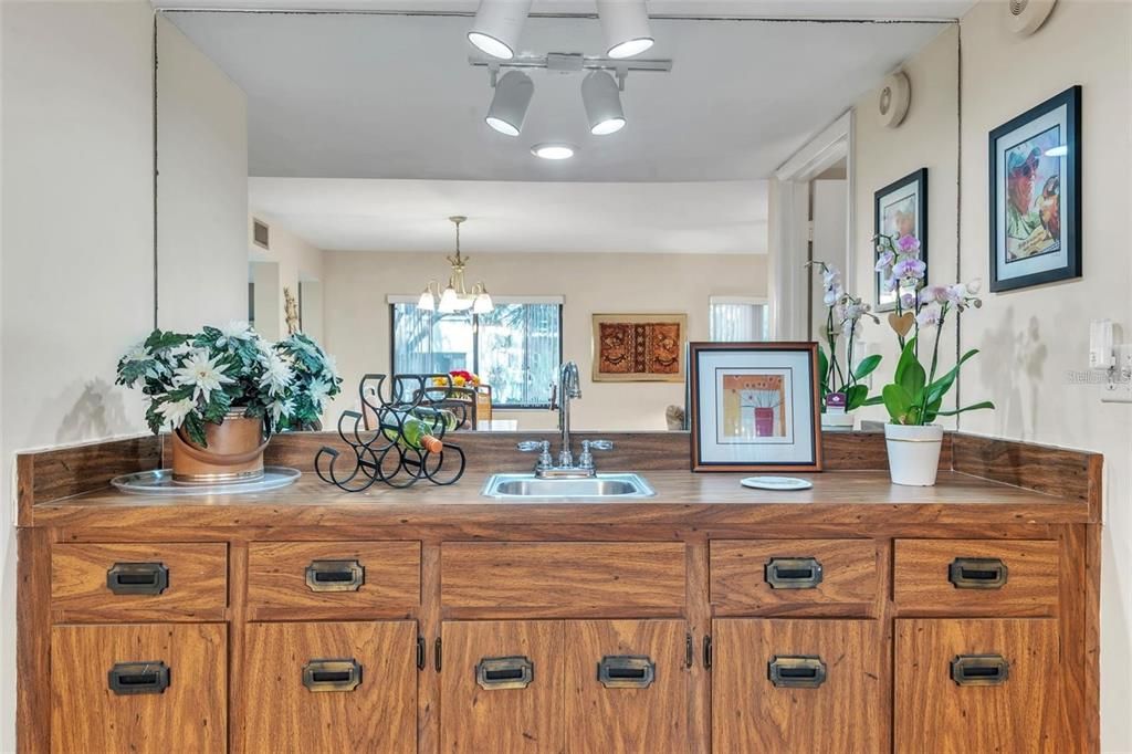 For Rent: $2,000 (2 beds, 2 baths, 1380 Square Feet)