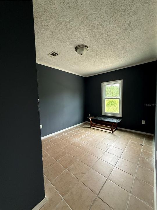 For Sale: $281,000 (3 beds, 2 baths, 1056 Square Feet)