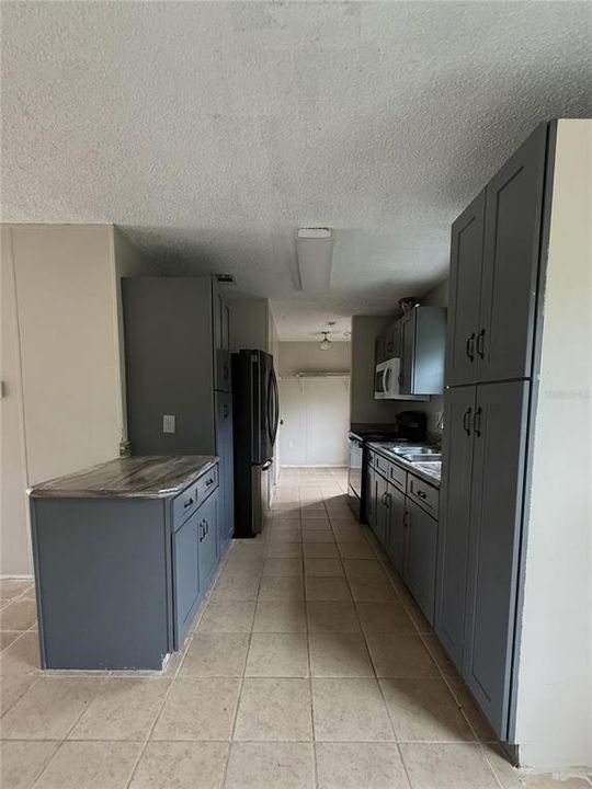 For Sale: $281,000 (3 beds, 2 baths, 1056 Square Feet)