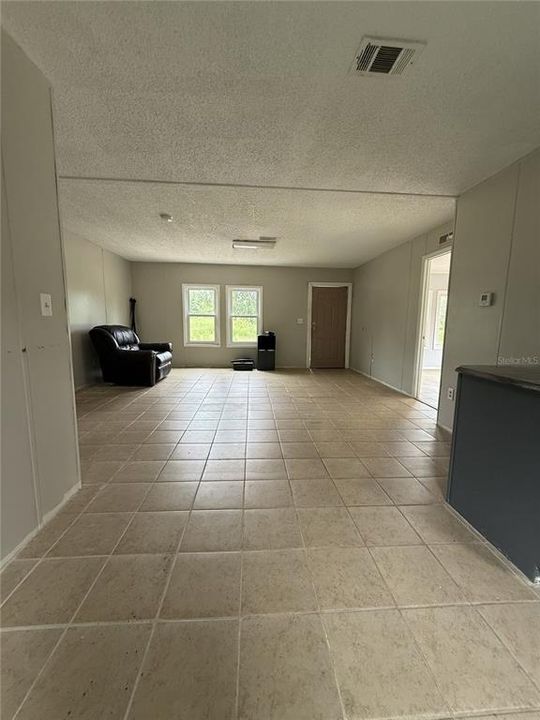 For Sale: $281,000 (3 beds, 2 baths, 1056 Square Feet)