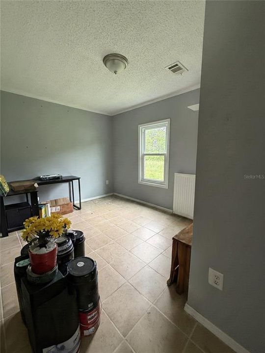 For Sale: $281,000 (3 beds, 2 baths, 1056 Square Feet)