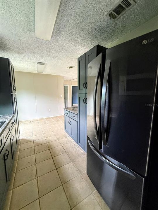 For Sale: $281,000 (3 beds, 2 baths, 1056 Square Feet)