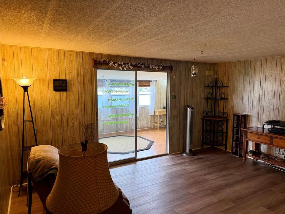 На продажу: $125,000 (2 спален, 2 ванн, 960 Квадратных фут)