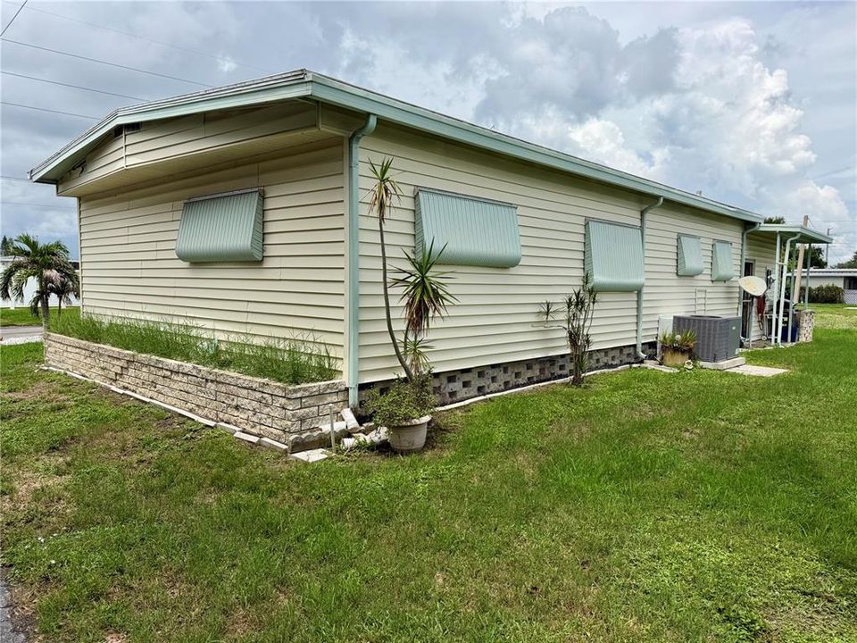 На продажу: $125,000 (2 спален, 2 ванн, 960 Квадратных фут)