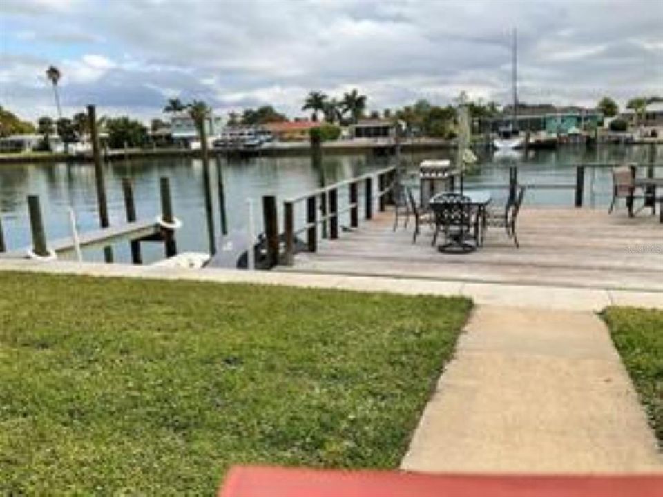 For Rent: $3,000 (2 beds, 2 baths, 971 Square Feet)