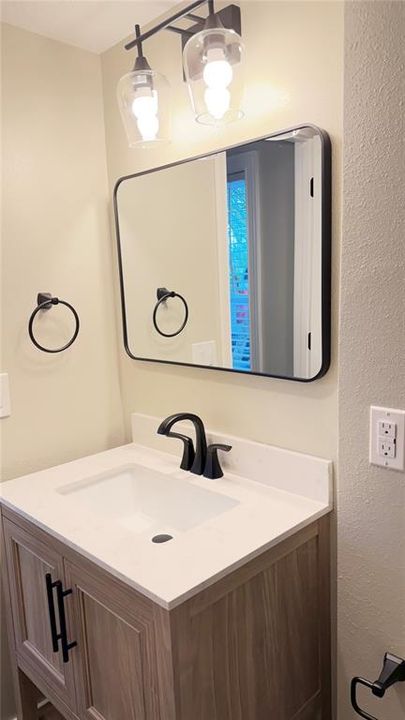 For Rent: $3,000 (2 beds, 2 baths, 971 Square Feet)