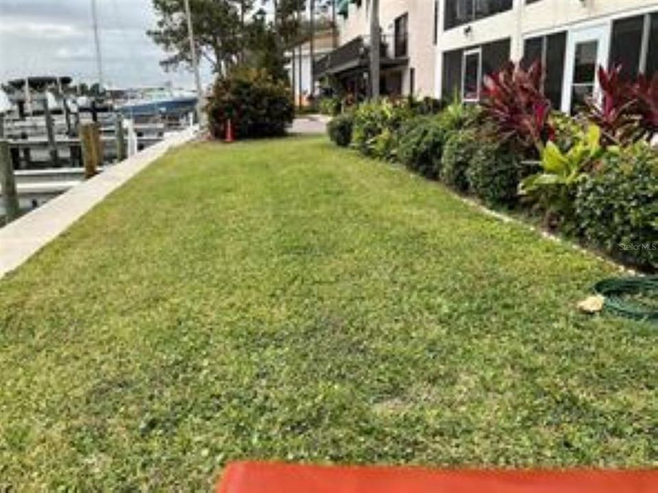 For Rent: $3,000 (2 beds, 2 baths, 971 Square Feet)
