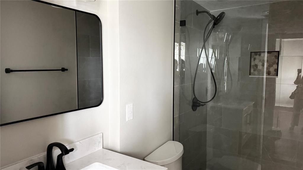 For Rent: $3,000 (2 beds, 2 baths, 971 Square Feet)