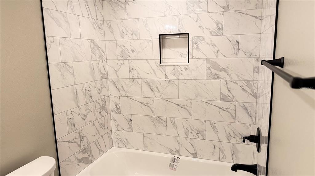 For Rent: $3,000 (2 beds, 2 baths, 971 Square Feet)