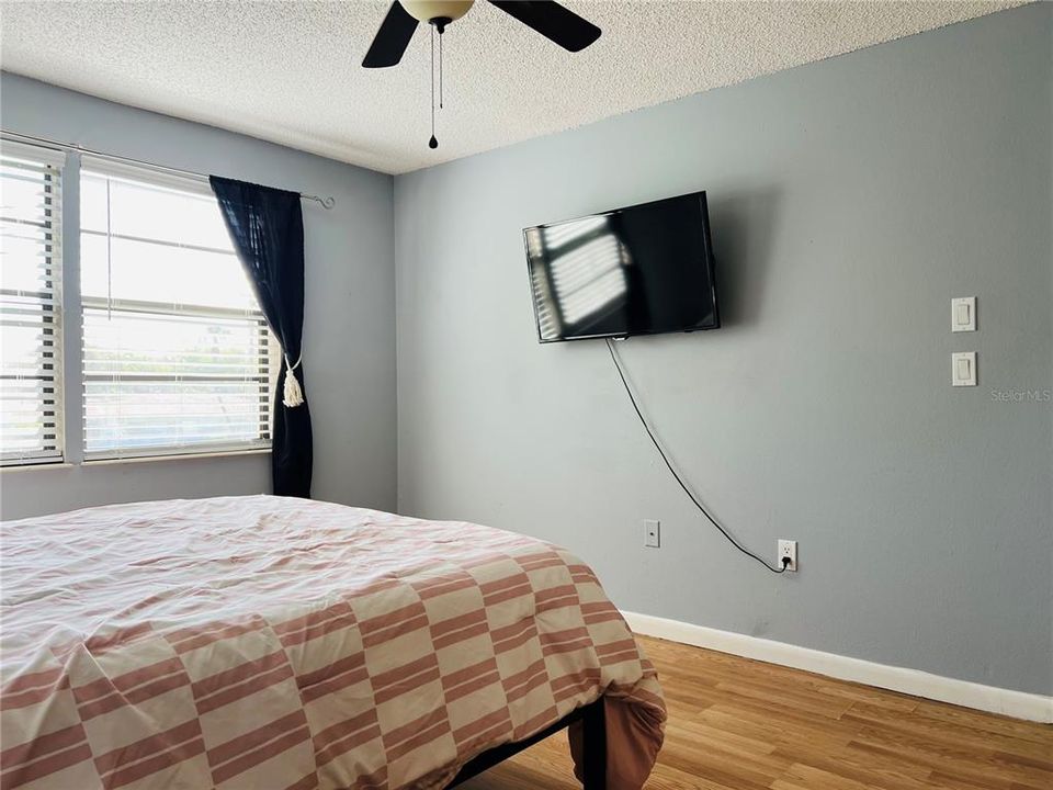 For Rent: $1,450 (2 beds, 2 baths, 960 Square Feet)