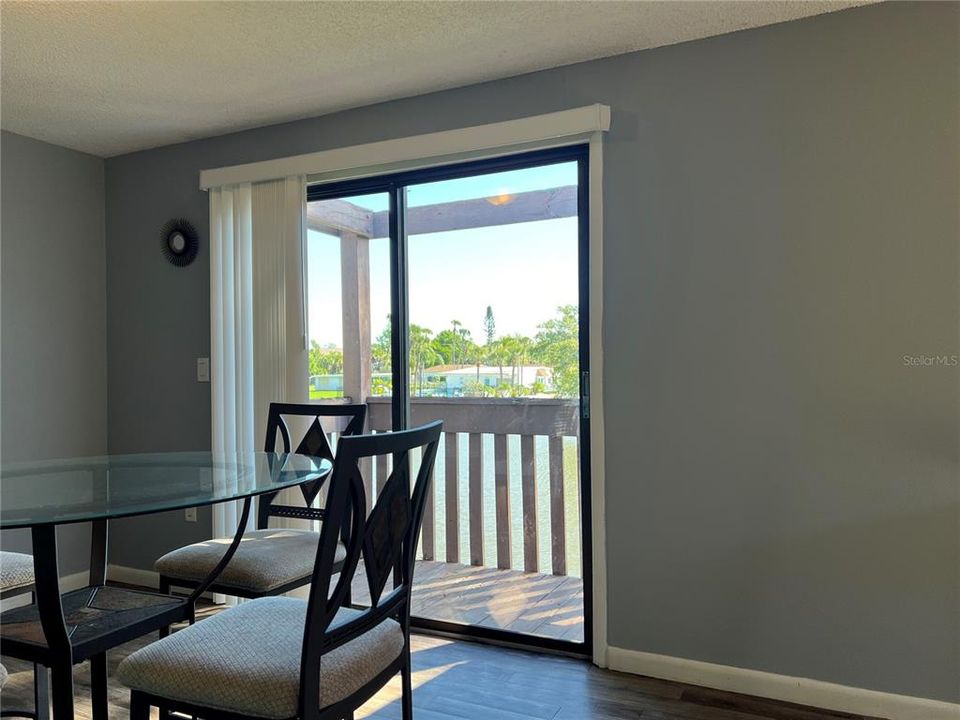 For Rent: $1,450 (2 beds, 2 baths, 960 Square Feet)