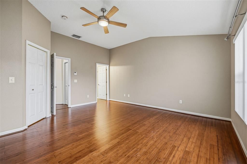 For Sale: $319,000 (2 beds, 2 baths, 1272 Square Feet)