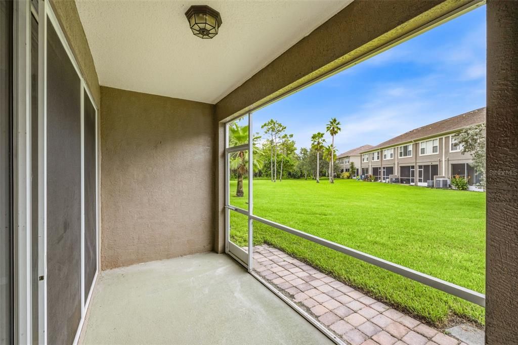 For Sale: $319,000 (2 beds, 2 baths, 1272 Square Feet)