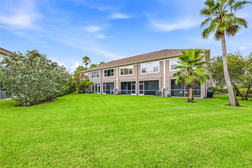 For Sale: $319,000 (2 beds, 2 baths, 1272 Square Feet)