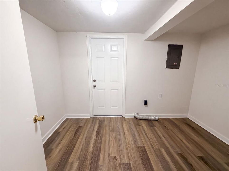 For Sale: $220,000 (4 beds, 2 baths, 1432 Square Feet)