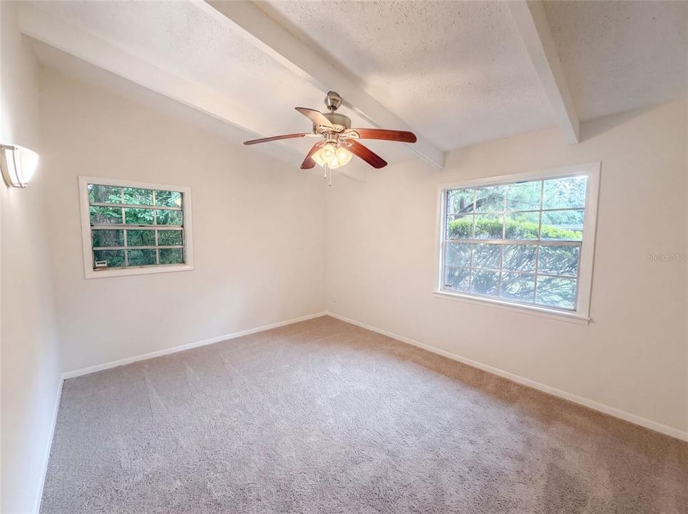 For Sale: $220,000 (4 beds, 2 baths, 1432 Square Feet)
