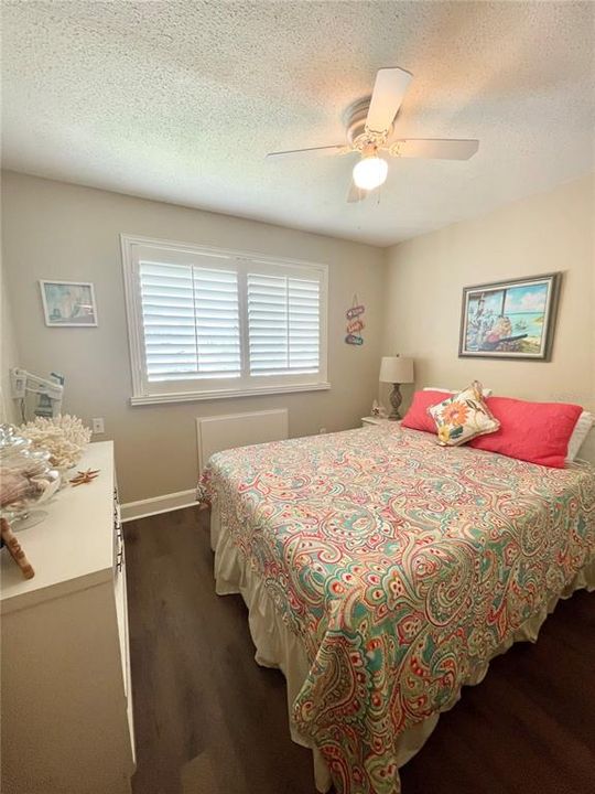 For Sale: $102,500 (2 beds, 1 baths, 816 Square Feet)
