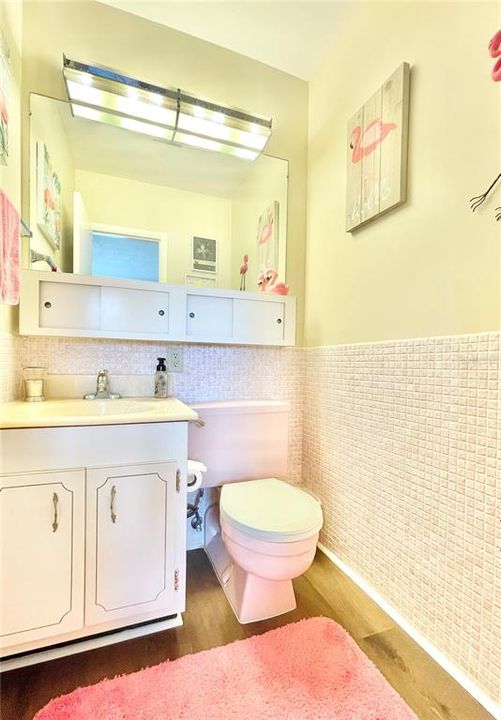 For Sale: $102,500 (2 beds, 1 baths, 816 Square Feet)