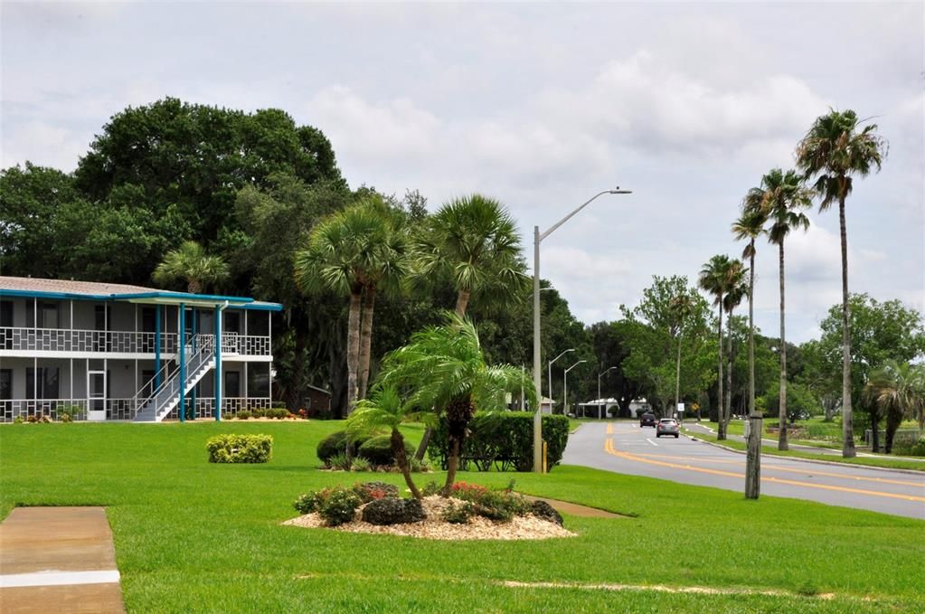 For Sale: $102,500 (2 beds, 1 baths, 816 Square Feet)