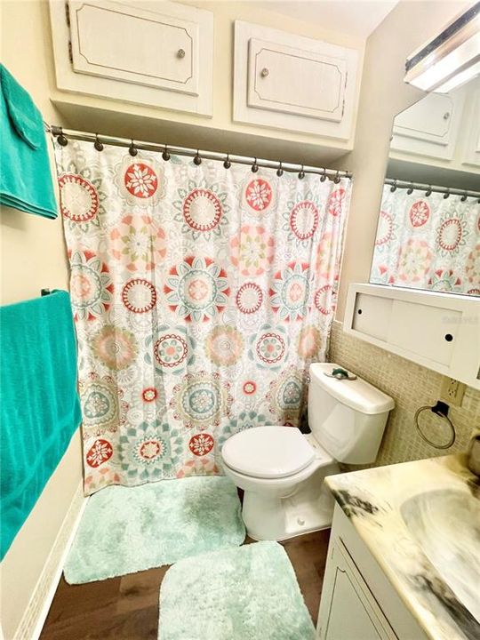 For Sale: $102,500 (2 beds, 1 baths, 816 Square Feet)