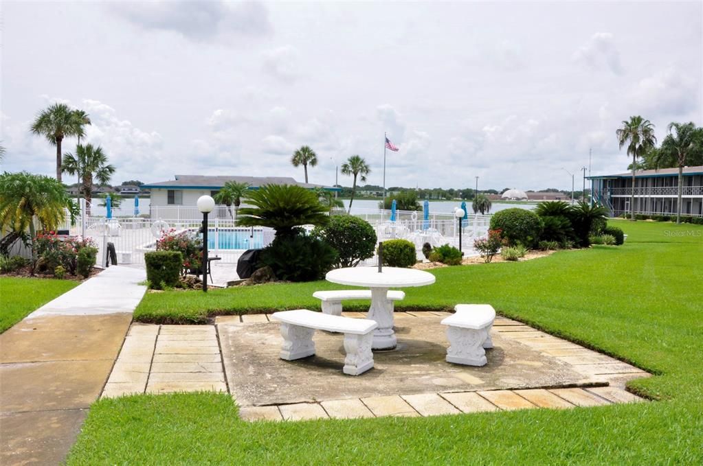 For Sale: $102,500 (2 beds, 1 baths, 816 Square Feet)