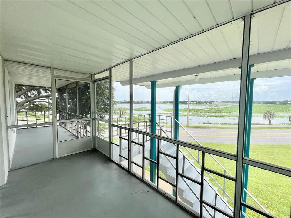 For Sale: $102,500 (2 beds, 1 baths, 816 Square Feet)