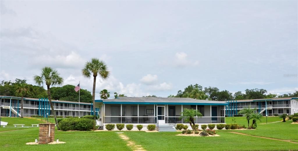 For Sale: $102,500 (2 beds, 1 baths, 816 Square Feet)