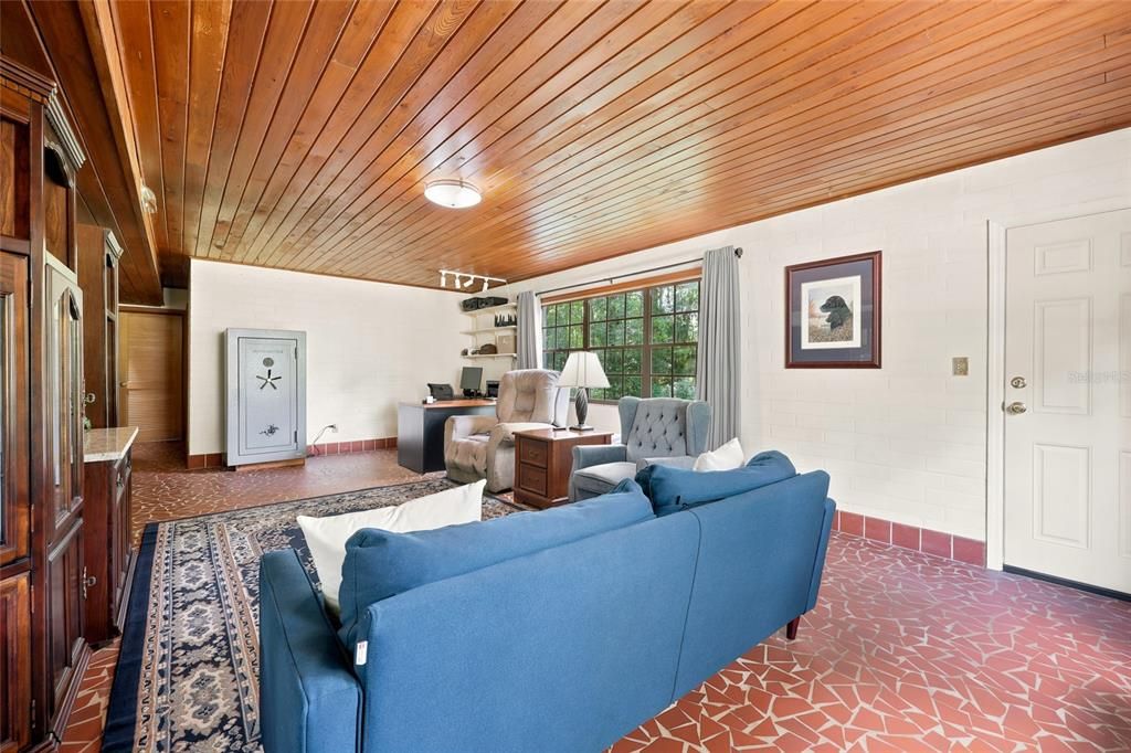 En Venta: $525,000 (3 camas, 2 baños, 2222 Pies cuadrados)